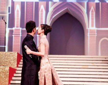 结婚|当年结婚请了半个娱乐圈，出事后无一人帮忙，网友：半个娱乐圈呢