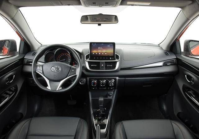 本田CRV|丰田小车获得了冠军，配CVT油耗5.2L，全系四缸，上班接娃都合适