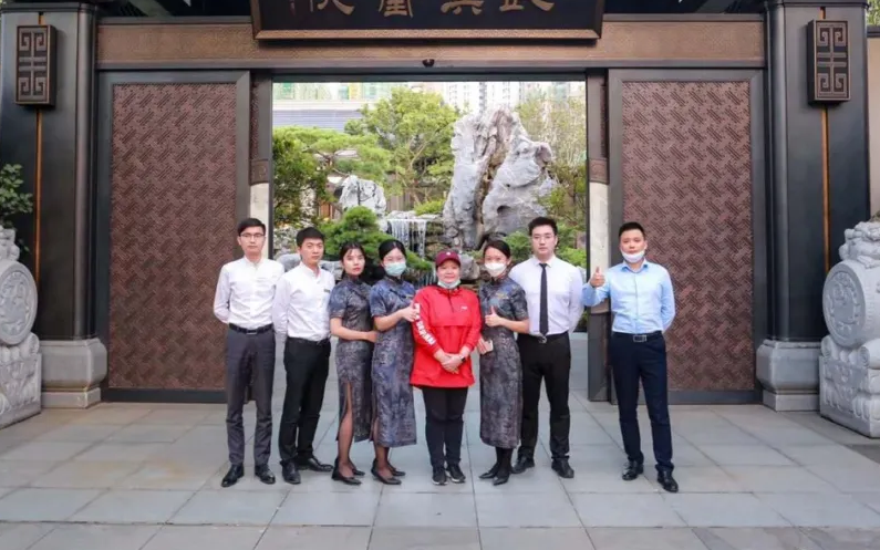 程菲|32岁体操公主退役8年胖70斤，现任大学副教授，感情上仍是空白