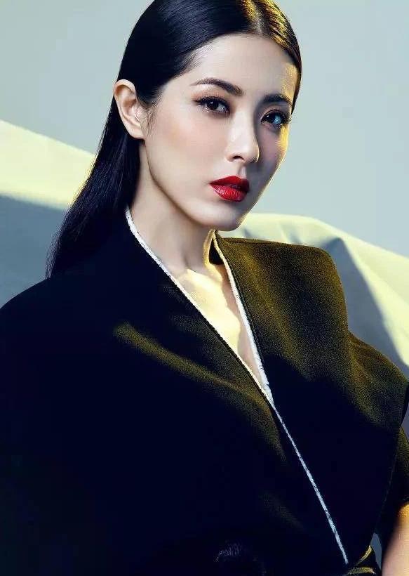 曾黎|她被称两百年一遇美女，3任男友都是影帝，出道20年却不温不火