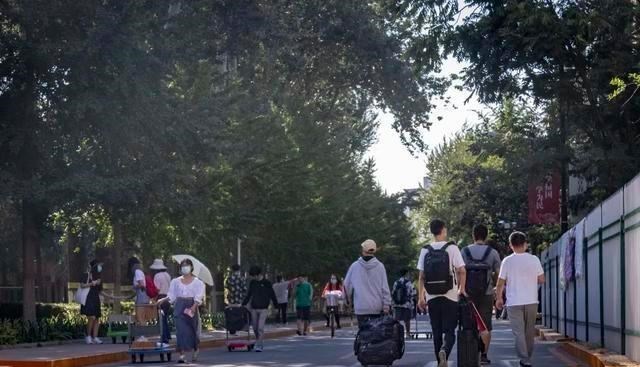 录取分数线|985高校，中国人民大学2020年本科录取分数线发布，最高分数线698