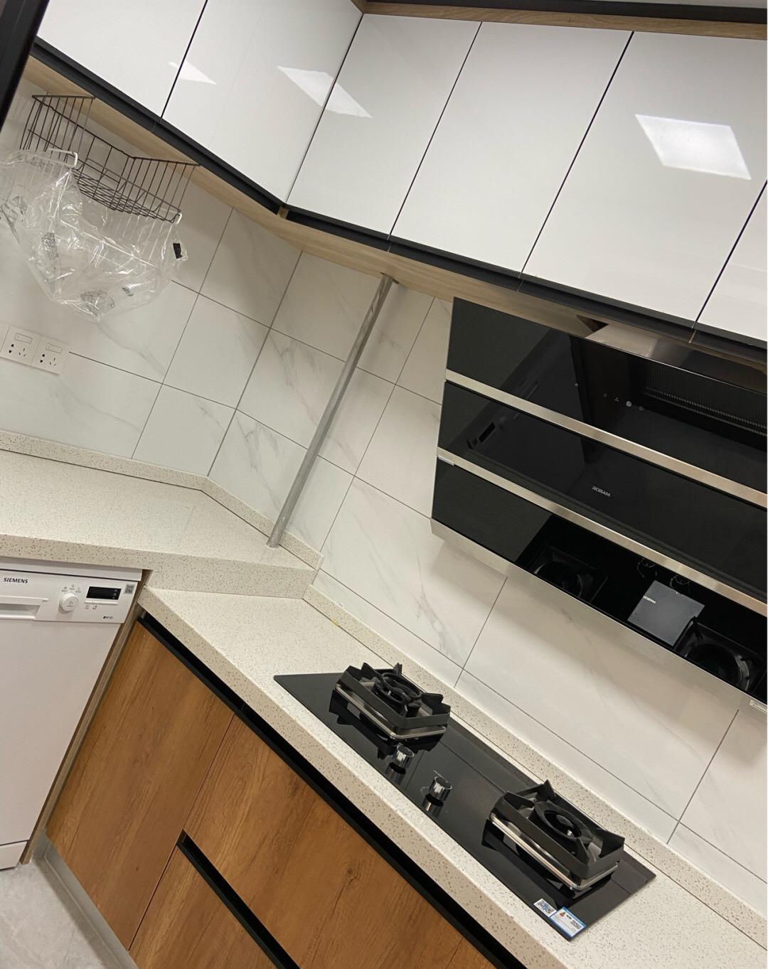 |硬装结束，保洁做完还没布置家具，自己买板材请木工打柜子很满意