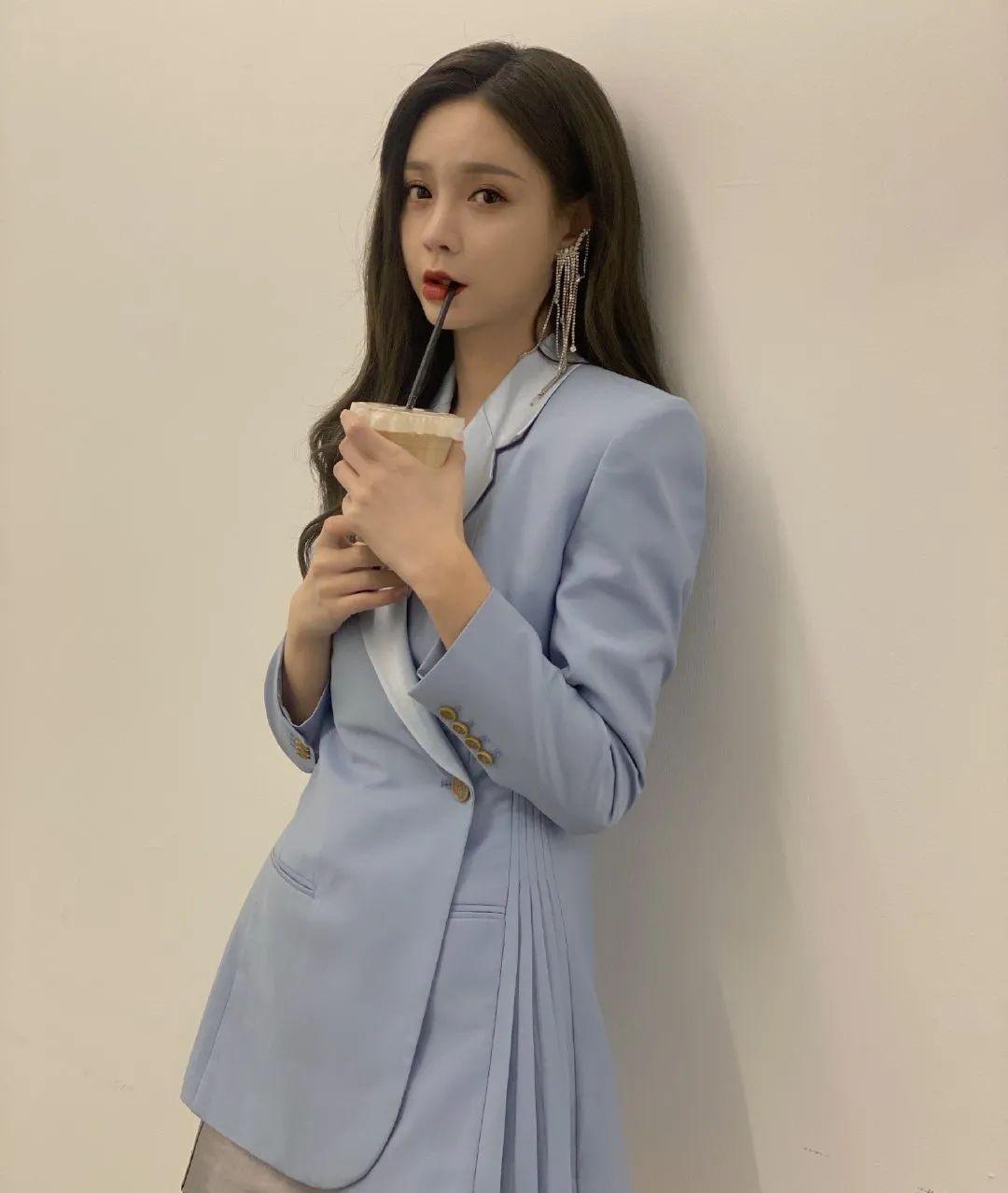 沈梦辰|沈梦辰没有刘海就像换了张脸！偏分刘海露出明朗五官，你怎么看？