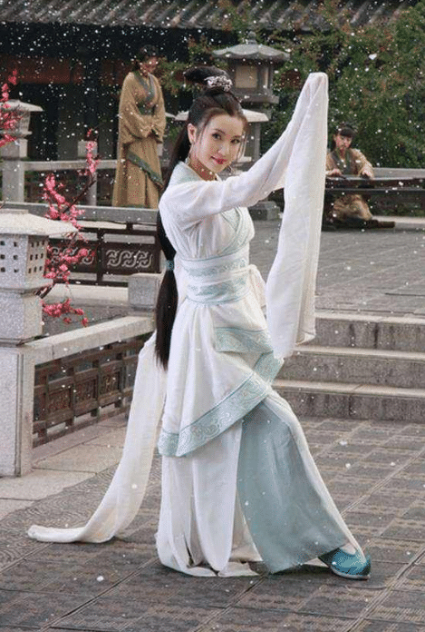 陈好|“万人迷”陈好一家外出聚餐，百亿老公长相英俊，三个孩子罕曝光