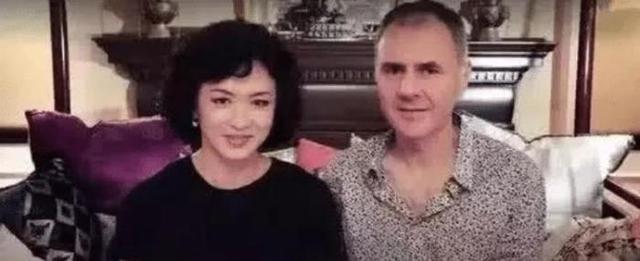 金星|金星变成女性前，和她一起生活了十年的妻子，现在什么样子？