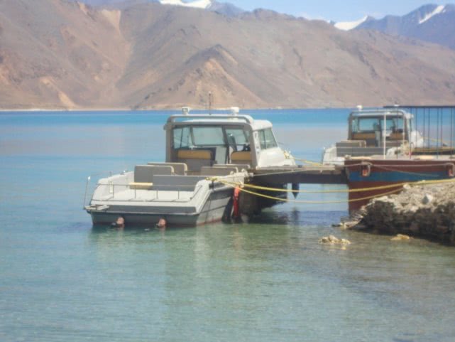 [美军]印军在班公湖快艇曝光，美专家看完照片建议撤兵，和对手差距悬殊