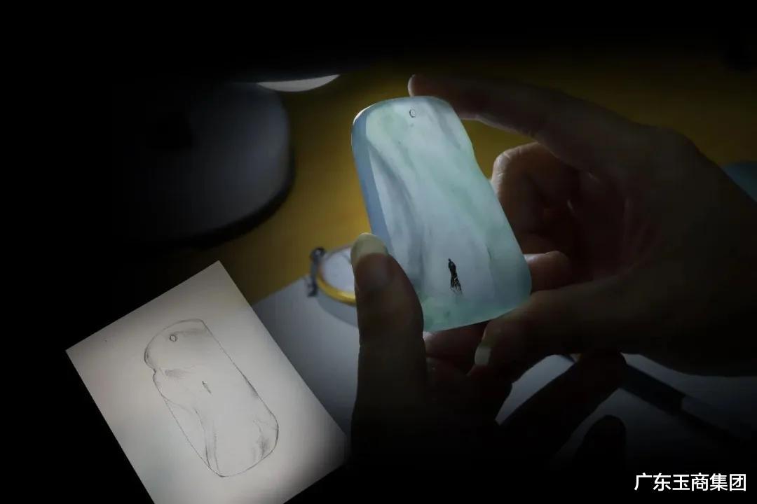 翡翠▲从原石到成品,随形边角料又美出了新境界!