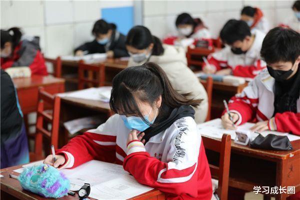 新疆维吾尔自治区|又1省区公布本科提前批投档线,兰大529分川大586分复旦投档614分