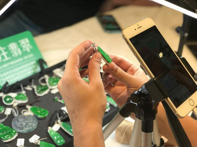 翡翠|新手购买翡翠千万要避开的几个雷区！