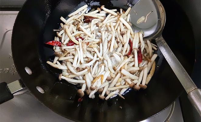 蟹味菇@6月多给孩子吃这菜,对眼睛好,常吃头脑聪明,缺点就是贵了点