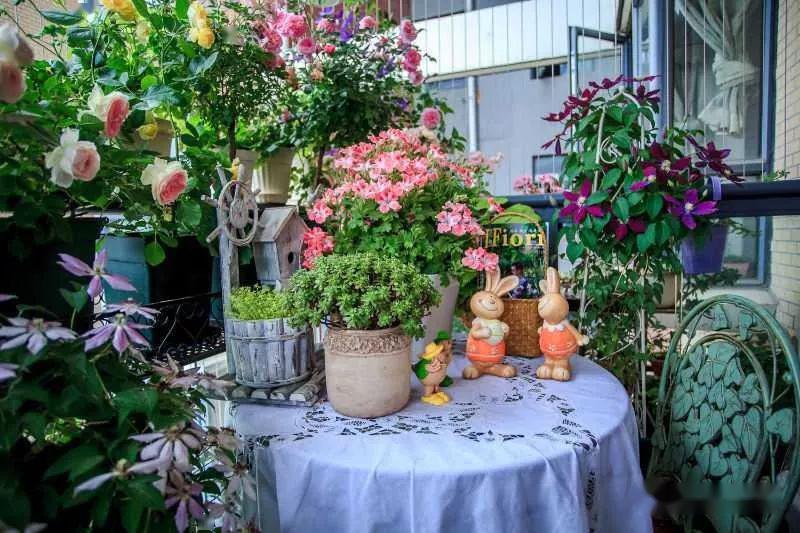 @7㎡迷你“阳台造园”：小阳台这样布置，也能美成的花园