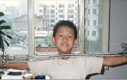 『张译』因为贪玩救了父母命的张译，娶二婚央视主持人，无儿无女很幸福