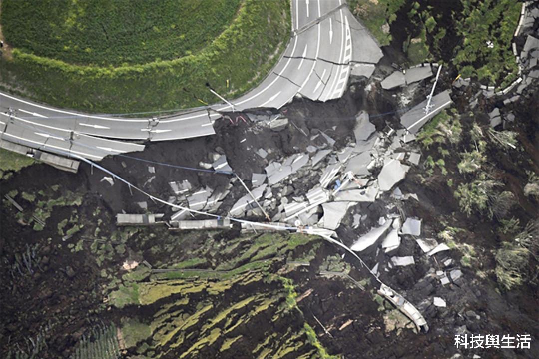 纳米|论坛中的预言家，自称来自2062年，留下的预言后随之消失！