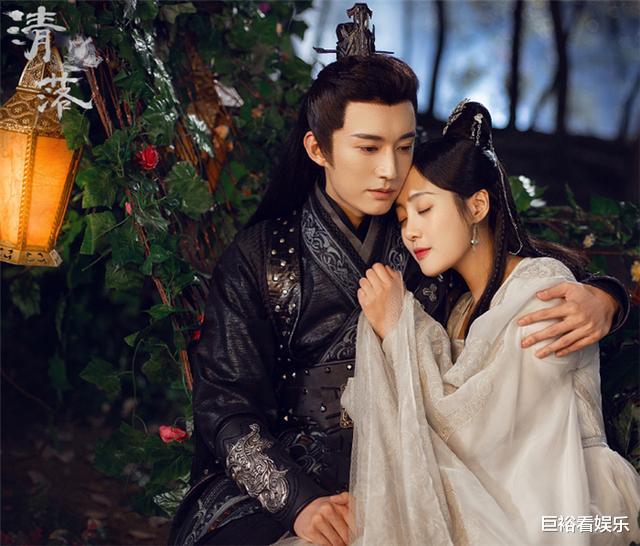 谭松韵|《琉璃》正热播，“昊辰”又一古装甜剧官宣，超甜合照糖分超标