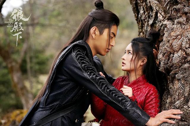 狼殿下▲古偶剧《狼殿下》将播，王大陆和肖战争李沁，剧组赴香格里拉取景