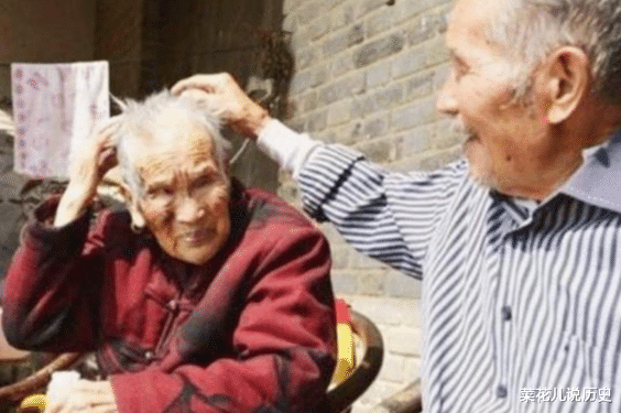 菜花儿说历史|15岁儿子偷偷参军，71年后回去探望，老母106岁依旧在等待