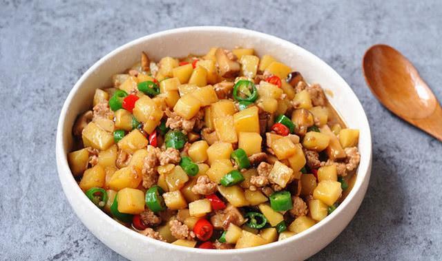 【土豆】我家土豆从不炒丝，自从学会这做法，1周做5次，孩子不嫌多！