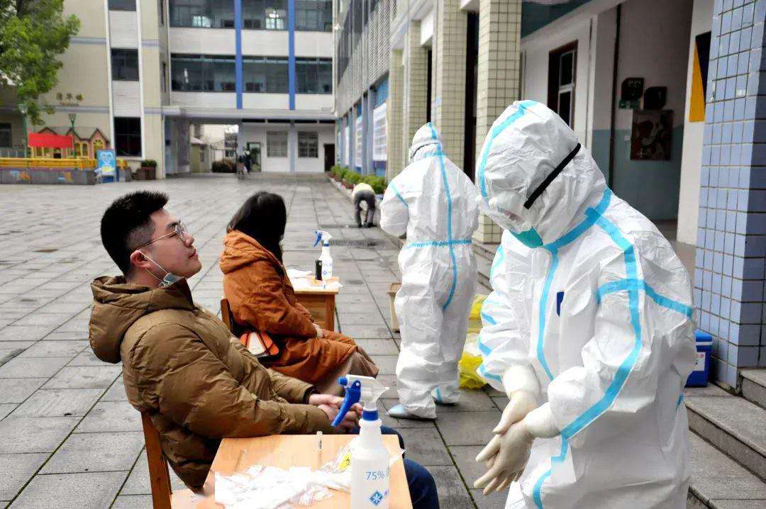 山东省@多地纷纷下发通知：师生不检测核酸不让开学，那么检测的费用谁来出？