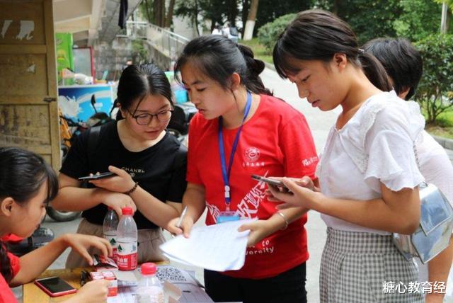 大学|新生开学,为什么学长学姐喜欢去迎接新生?其实是这4个原因
