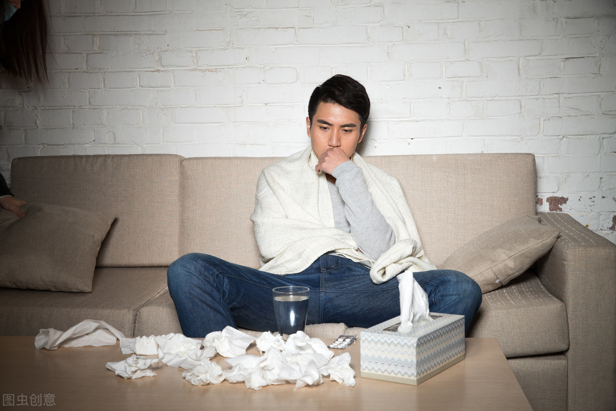 天山|一位感染艾滋8年的病人亲身讲述：病房里的生死实录