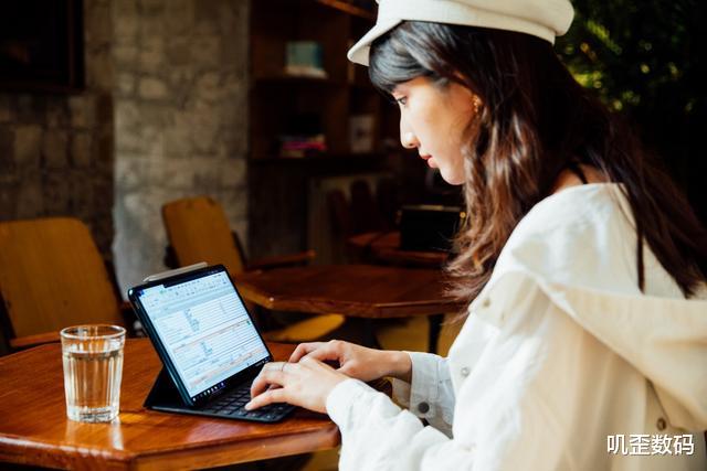 [格斗]华为MatePad Pro 5G能成为生产力设备？我信