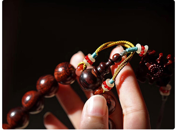 小叶紫檀▲玩不起十几万的红木家具?教你不花钱玩小叶紫檀!