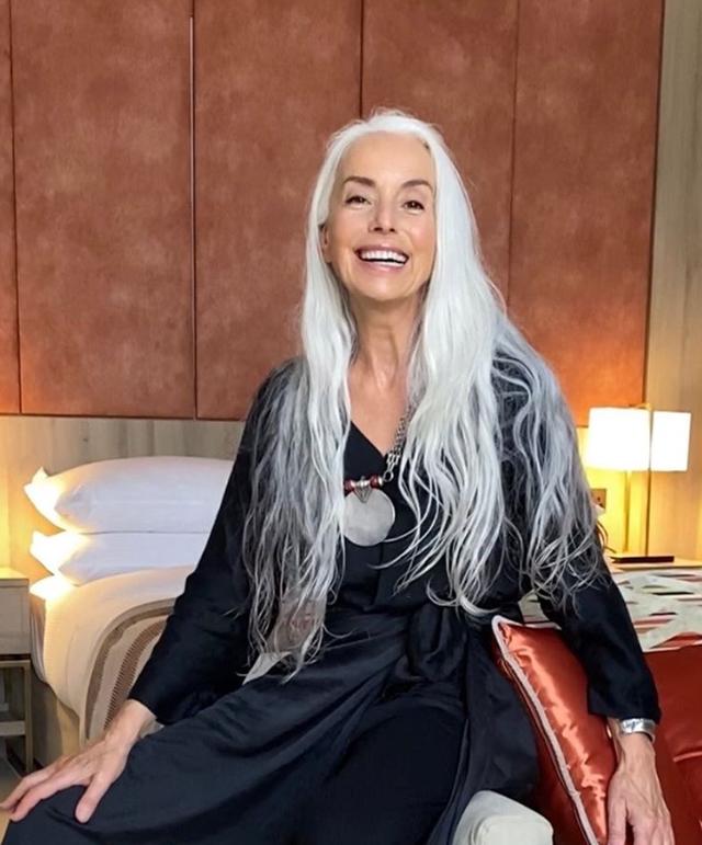 超模|65岁法国银发超模马甲线似少女!20年来每天靠瑜伽维持身材