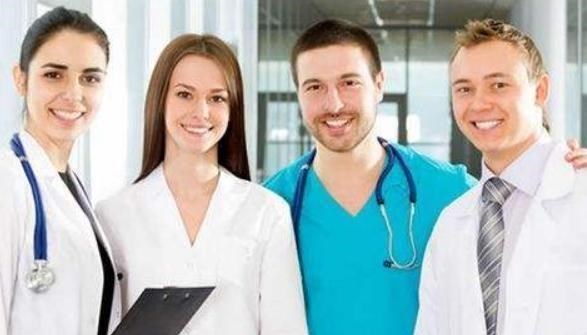大学|医学类最好的2个大学专业，毕业后医院抢着要人，就业非常吃香