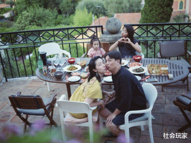 「孙莉」孙莉被黄磊追到手时才17岁，看了旧照后，才知道黄磊有多幸福