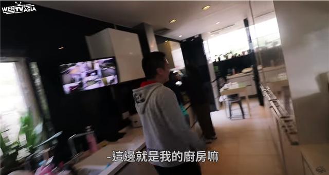钟培生|被喻为“港版王思聪”的富四代，豪宅走都走不完！香槟按年产量定