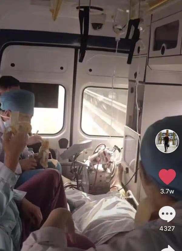 医生|反转:“医生救护车里吃香蕉遭网暴”引620万人关注 真相打脸“键盘侠”