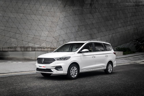 宝骏360|宝骏360跟五菱宏光S3哪个更好点?