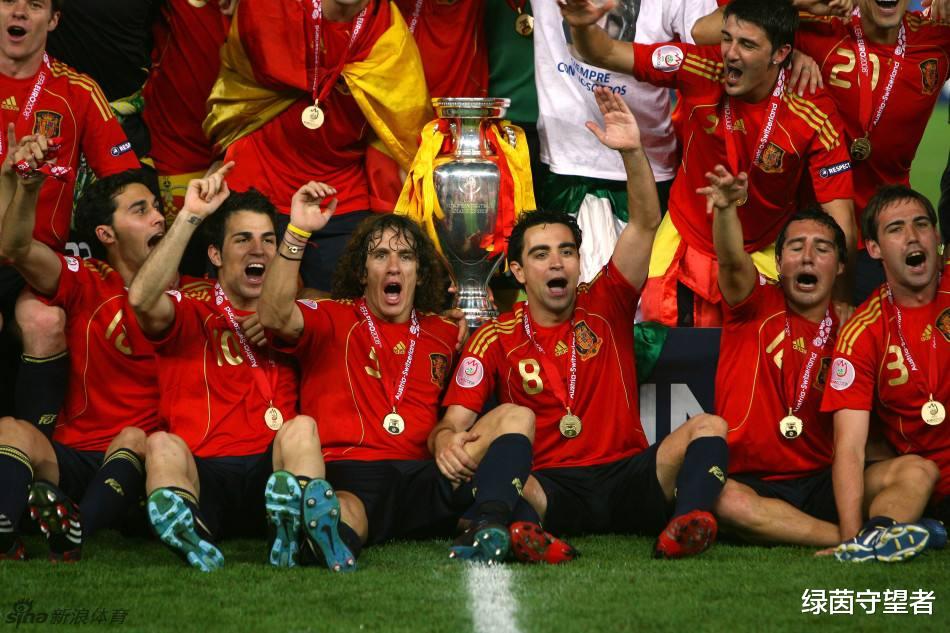 哈维|开窍晚？率领巴萨崛起的大师！他是“后齐达内时代”的最强中场？