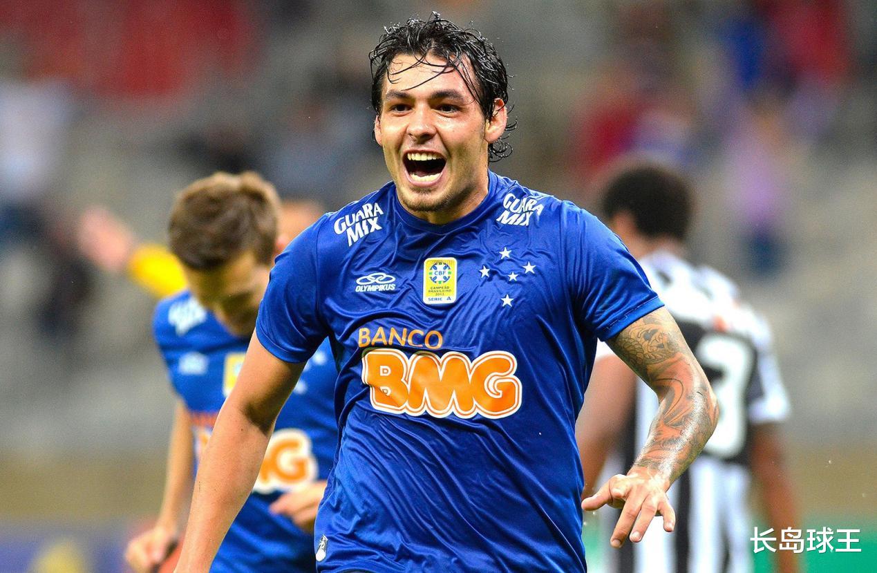 「国足」国足归化横生枝节,恒大挨批不懂瞎搞,其实FIFA原文写得明明白白