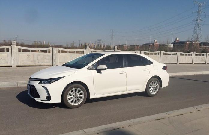 丰田卡罗拉▲提全新卡罗拉1.2T精英版，安全配置丰富，几乎是一辆完美的家用车