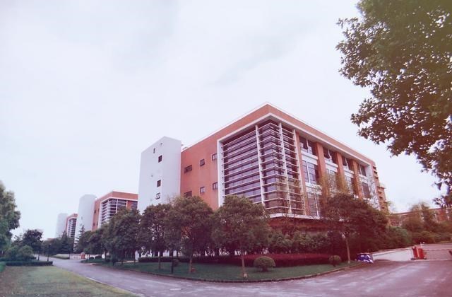 招生|中国顶尖高校招人太少，每年高考人数过千万，又有几人能进？