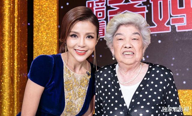 「朱迅」朱迅被亲妈伤害后，却成了模范儿媳：吃婆婆剩饭，伺候瘫痪的公公