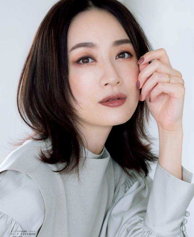 发型|三四十的女人发型不要随意，学日本杂志这样剪，优雅活力显年轻