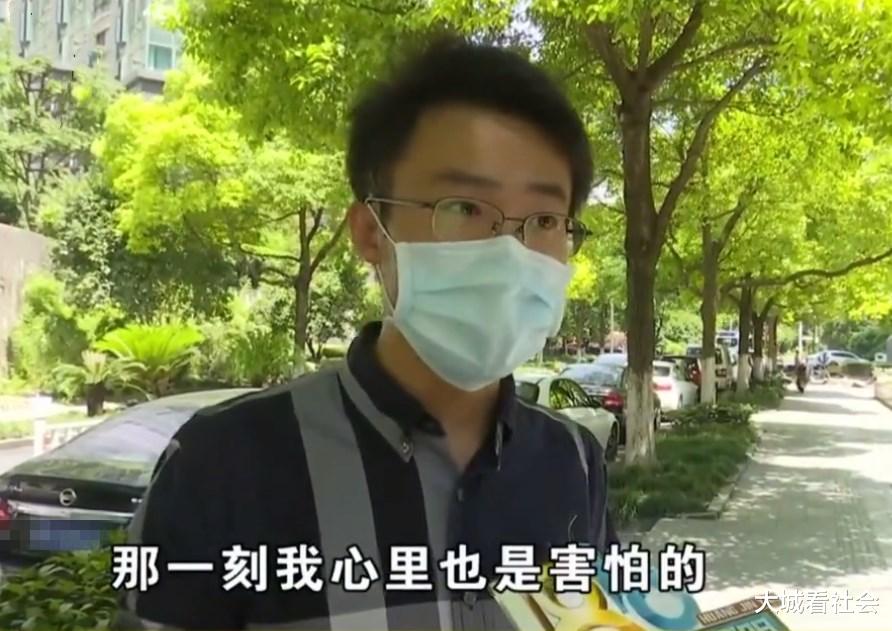 顺风车@顺风车半路停下来，要求乘客出高速费，遭乘客投诉：没提前告知