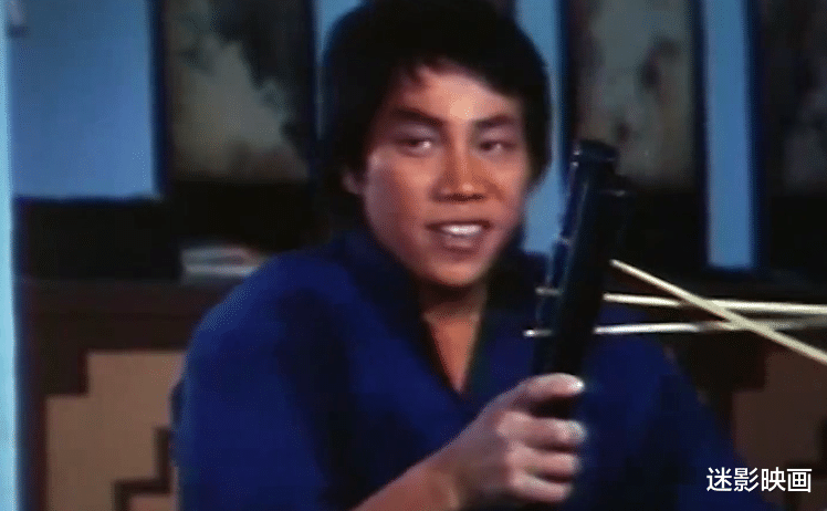 李小龙|李小龙阴间大战007与吸血鬼教父，从未见过如此沙雕的功夫片！