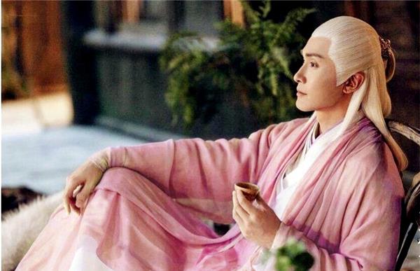 「东华」东华帝君一人就可以演“七仙女”，紫儿经典，绿儿清新，红儿霸气