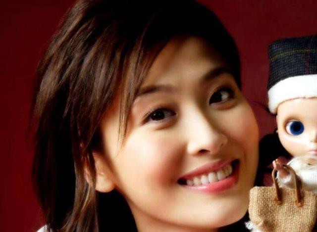 钟丽缇|盘点6位嫁到内地的香港女星,她们年轻时谁的颜值最吸引你?