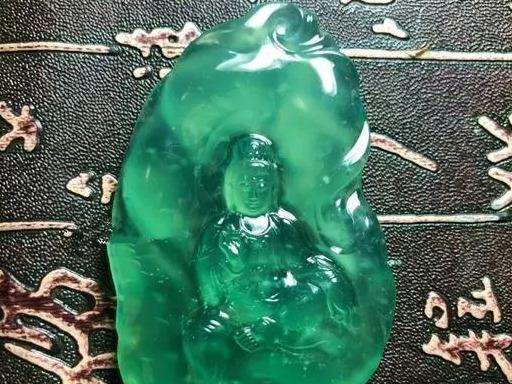 #光绪元宝#擦涨的木那翡翠原石,切开后起货出来成品,价值不菲