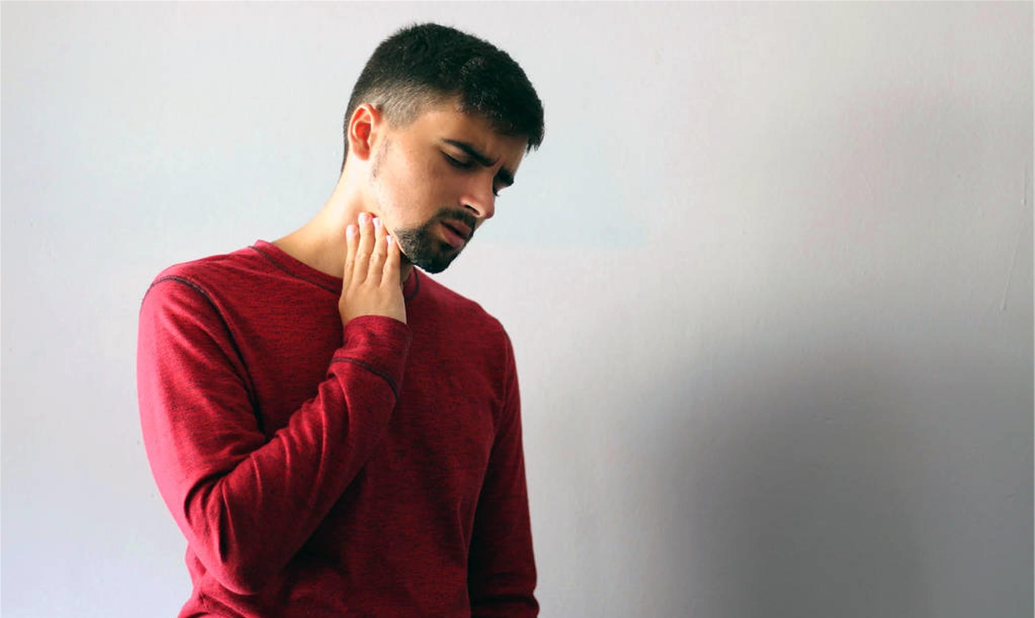 『咽炎』慢性咽炎喜欢找上4类人，希望你不在列