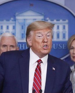 『奥斯卡』特朗普白眼圈是因为美黑喷雾,私下坚持自己化妆? ? 奥斯卡影后模仿精髓