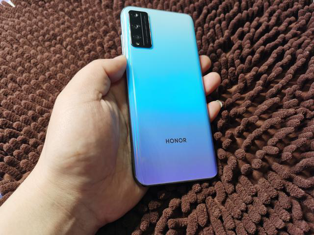 华为荣耀|荣耀系列手机怎么选?这三款不同价位性能机,你喜欢哪一部?