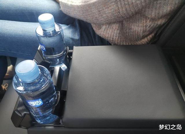 「4s店」全网首提全新奥迪A4！对比同事的C级3系，车主：我必须说真话！