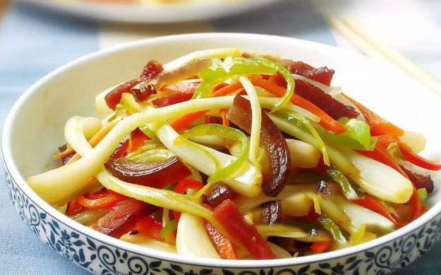 腊肉|它被誉为菜中灵芝，跟腊肉绝配，清热解暑，现在吃正合适，别错过