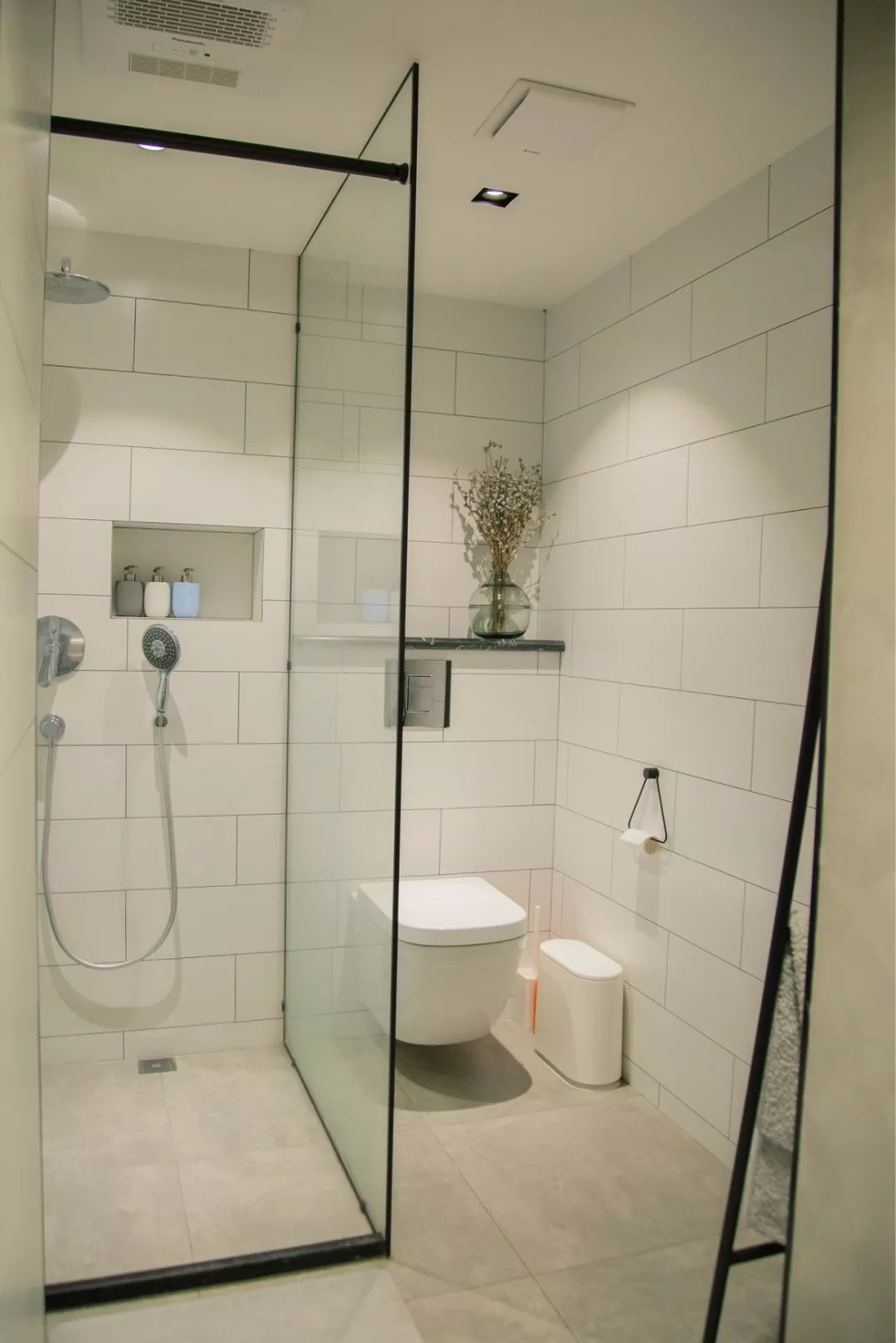 ▲卫生间地漏的五种设计，哪个排水效率高，还好看？