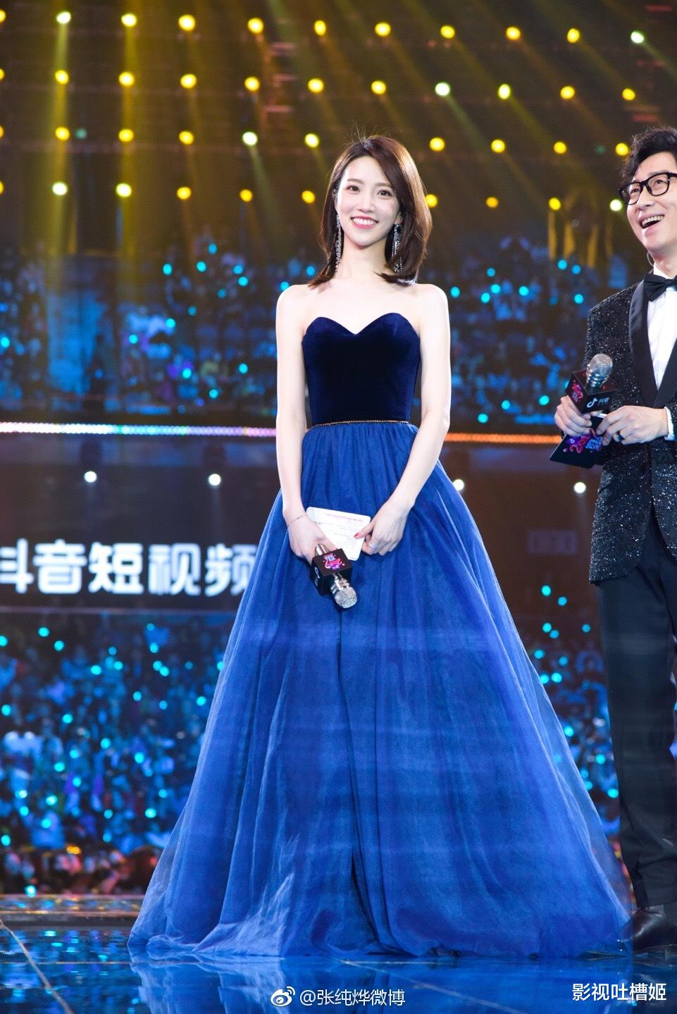 张纯烨■《新相亲大会》张纯烨颜值出众情商高，新生代主持人领跑者